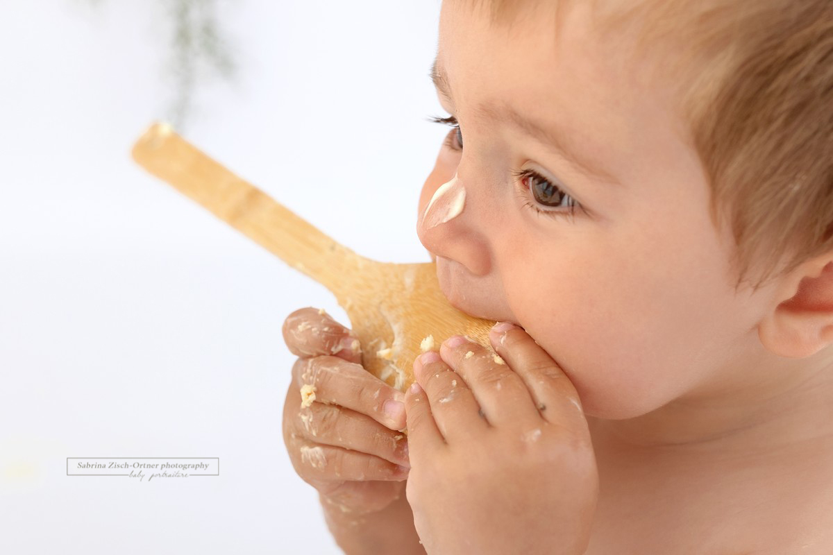 kleine Nahaufnahme beim Cake Smash Fotoshooting mit der Wiener Fotografin Sabrina Zisch Ortner